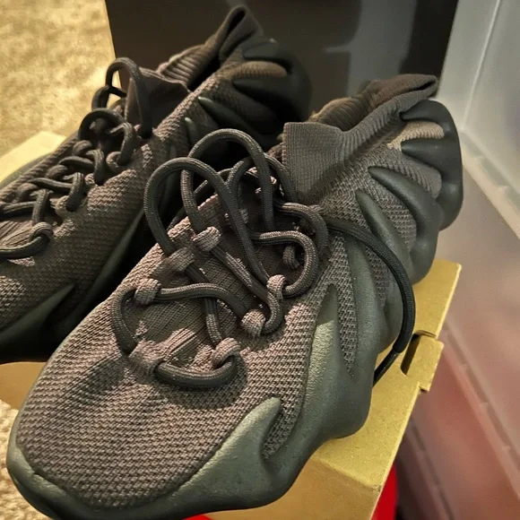 adidas gazelle silver green womens Yeezy Boost 700 'Magnet' – Prsnlplg main image 0
